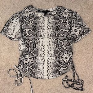 Snakeskin cropped tie side top